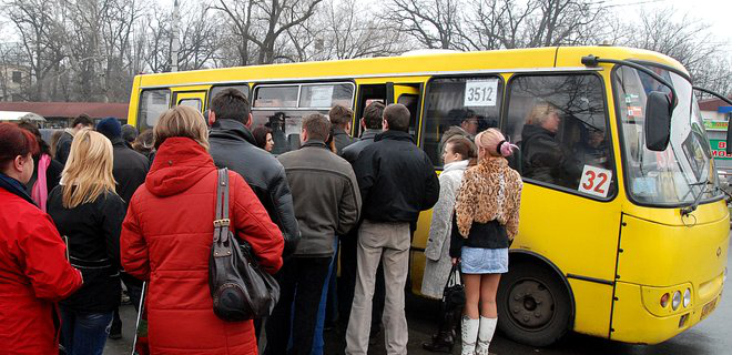 Карантин: у Луцьку просять змінити порядок перевезення у маршрутках