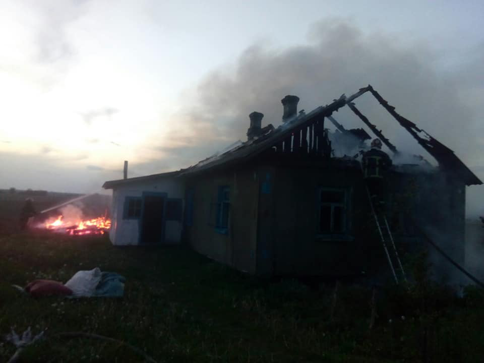 В Іваничах через коротке замикання спалахнув будинок