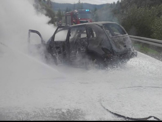 Викликали медичні гелікоптери: у Польщі загорівся автомобіль, у якому перебували українці