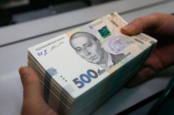 У Володимирі працівниця банку «назбирала» 400 тисяч гривень