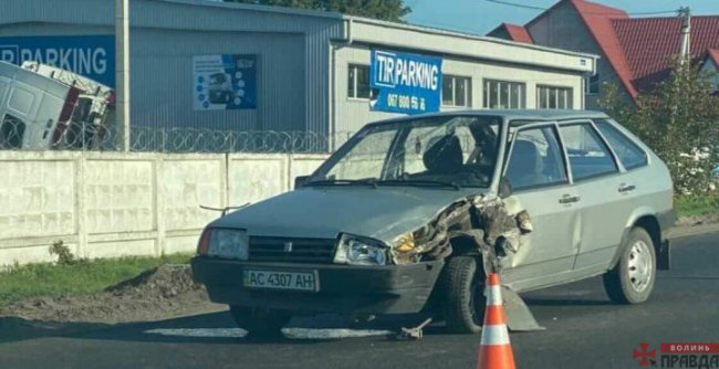 Розтрощені автівки: у Луцьку на Ківерцівській ДТП (фото)