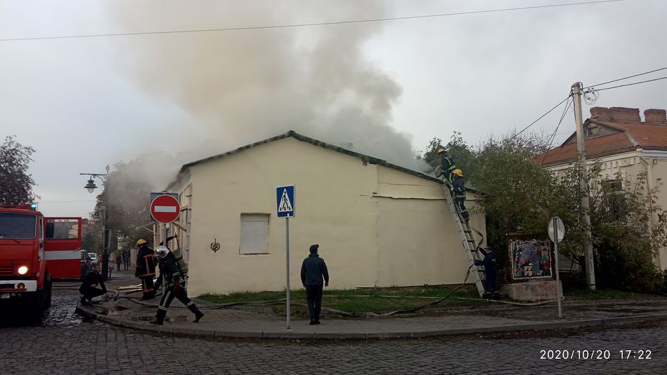 Пожежа у Старому місті в Луцьку: назвали ймовірну причину
