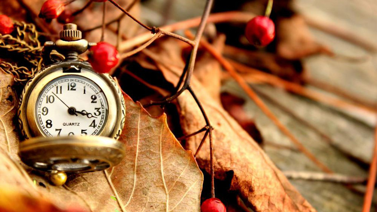 Цими вихідними Україна переходить на зимовий час: як переводити годинник