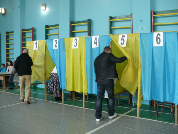 У Луцьку підрахували голоси на десяти дільницях: відомі перші результати