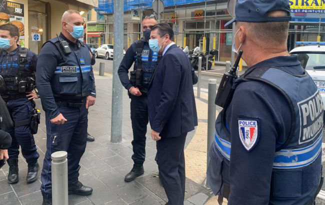 У Франції – ще один напад: чоловік накинувся з ножем на поліцейських