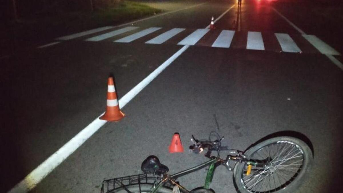 У Старовижівському районі авто збило велосипедиста: він – у реанімації