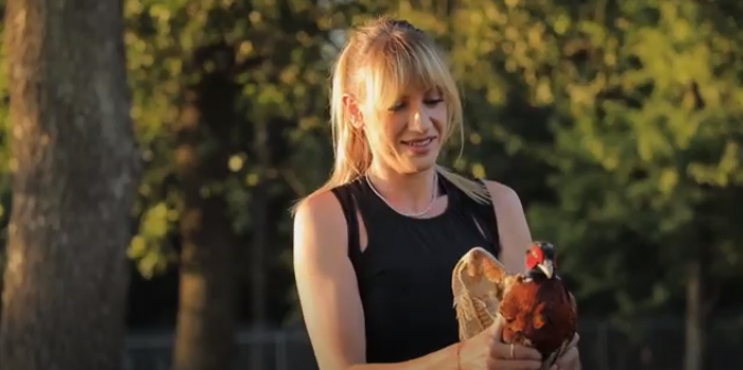 Як Леся Нікітюк випустила фазанів у «Звірівському» (відео)