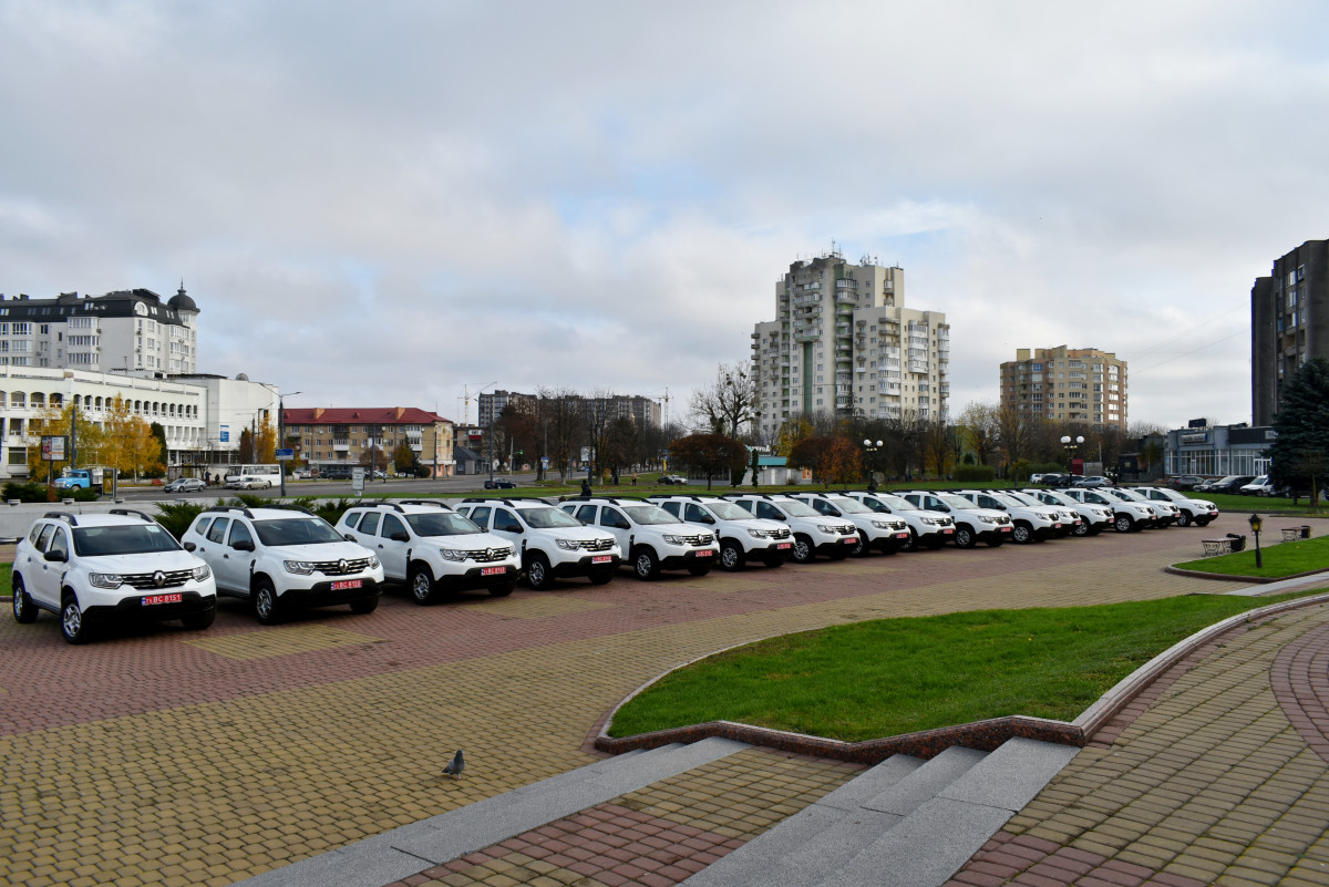 Волинські медики отримали 40 нових автомобілів