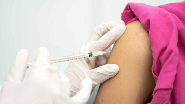 В Португалії безкоштовно вакцинуватимуть від  коронавірусу