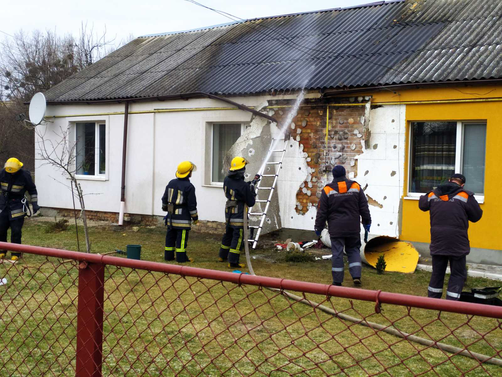 Несправність газового обладнання: у Луцьку загорівся будинок (фото)