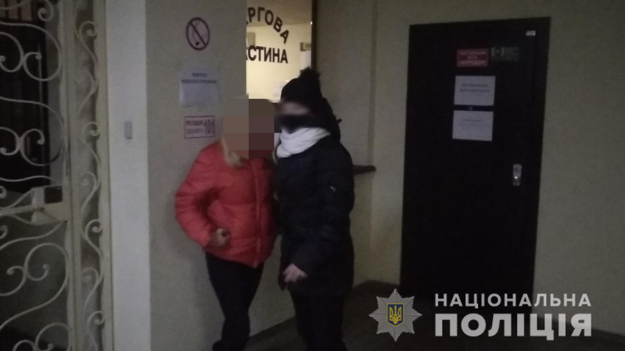 14-річна дівчинка втекла з Луцька на фурі: поліція перевірила десятки вантажівок (фото)