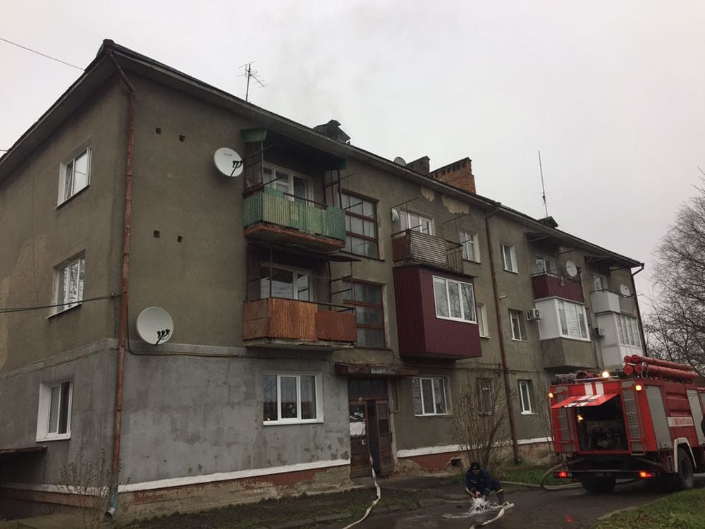 Загорілася пральна машинка: у Володимирі з пожежі врятували 86-річну бабусю