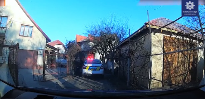 Погоня за п'яним водієм на Волині: BMW на «євробляхах» забрали на спецмайданчик (відео)