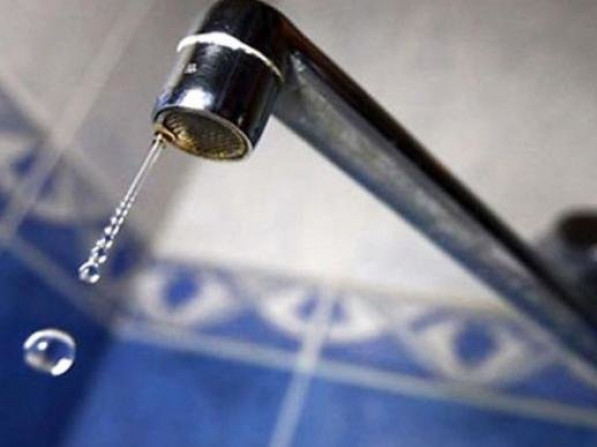 Аварія на водопроводі в Луцьку: на Винниченка організували видачу води