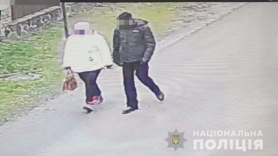 Під Луцьком депутатка з чоловіком розіграли й пограбували продавця будинку (відео)