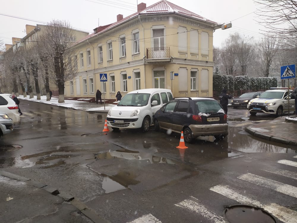 У центрі Луцька сталася ДТП на «проблемному» перехресті (фото)