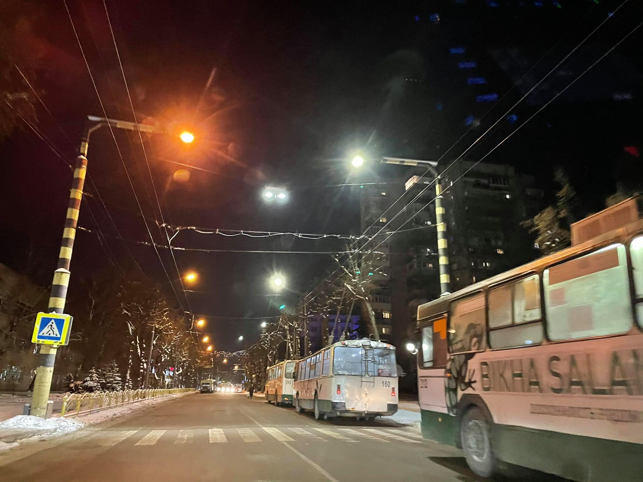 У Луцьку - затор із тролейбусів (фото)