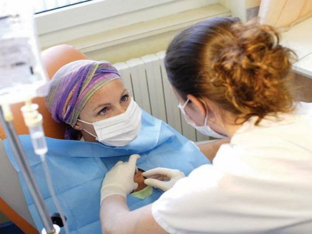 МОЗ планує покращувати стратегію лікування дитячого раку в Україні