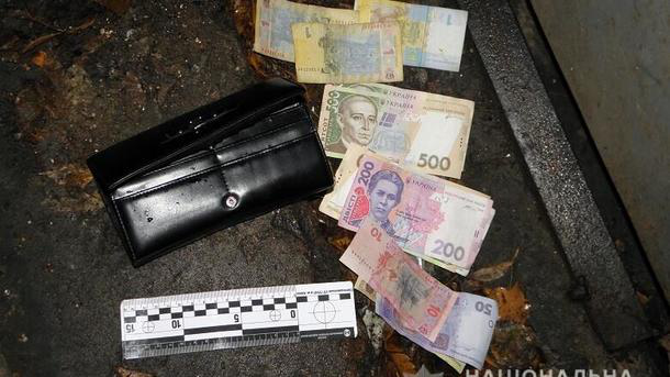 Вкусив за палець і забрав гаманець: у Нововолинську затримали грабіжника