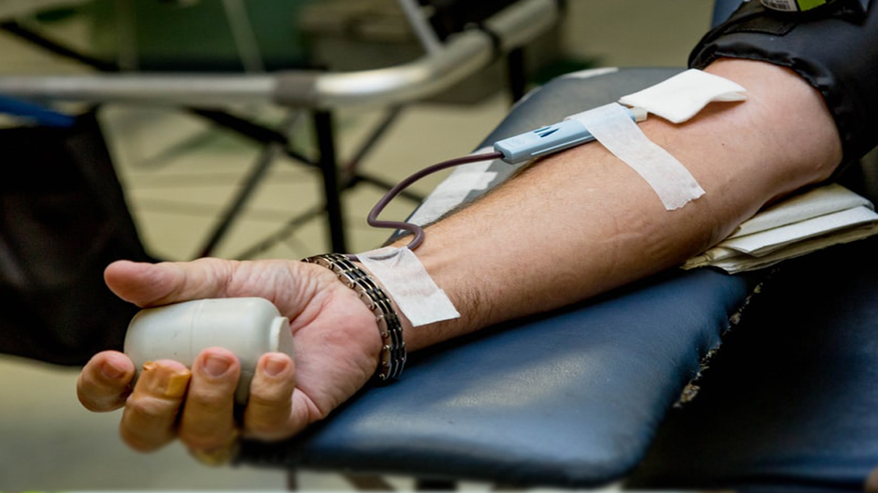 Чи можна людям, які хворіли на коронавірус, бути донорами крові