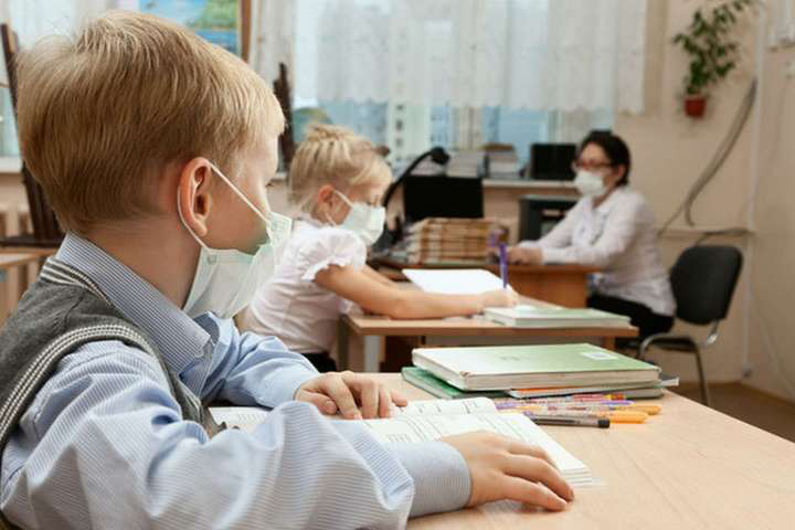 В яких випадках школи в Україні можуть знову закрити: пояснення МОЗ