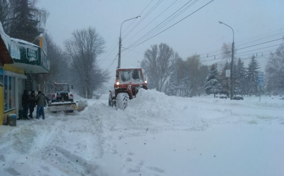 Один – без премії, інший – з мінусом: луцьких посадовців покарали за сніг на дорогах
