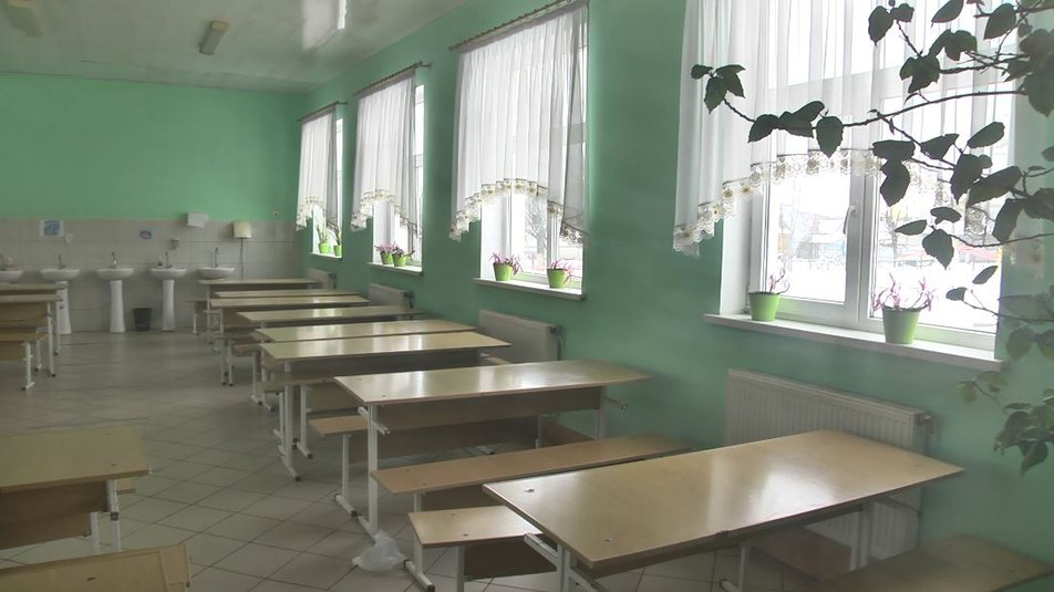 У десяти школах Ківерцівської громади другий тиждень не працюють їдальні
