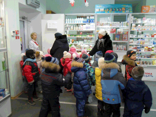 Отруєння пігулками: в Україні хочуть заборонити продаж ліків дітям