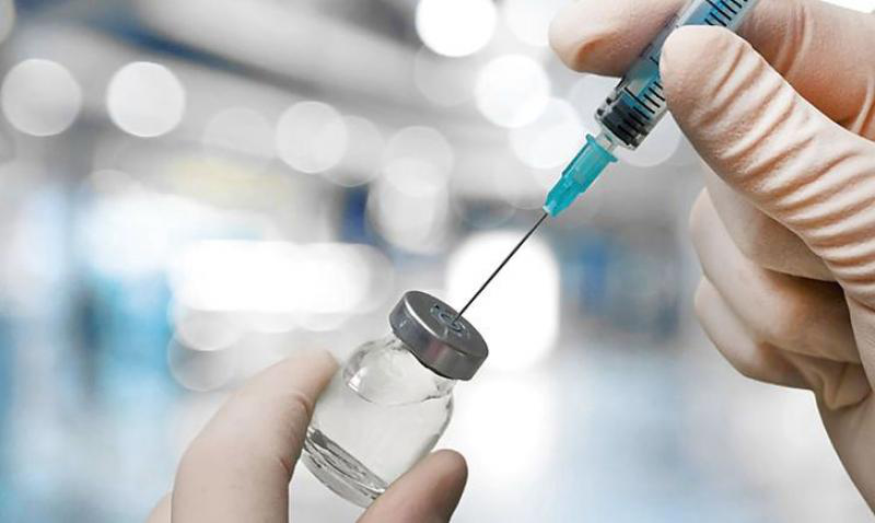 В Україні будуть вакцинувати громадських діячів: умови