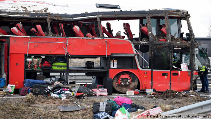 Шестеро загиблих: у Польщі перекинувся автобус з українцями (фото)
