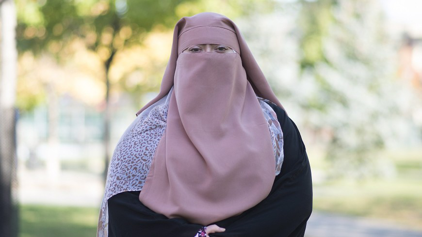 У Швейцарії хочуть заборонити приховувати обличчя одягом в громадських місцях