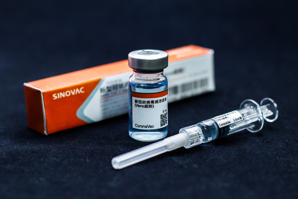 У МОЗ назвали можливі побічні ефекти від вакцини Sinovac