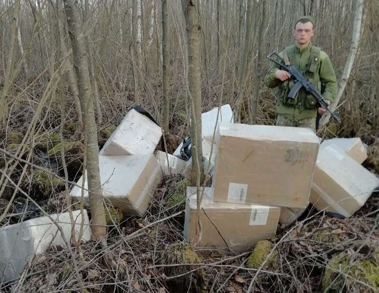 Луцькі прикордонники затримали контрабандистів, які перекидали ліки в Україну (фото)