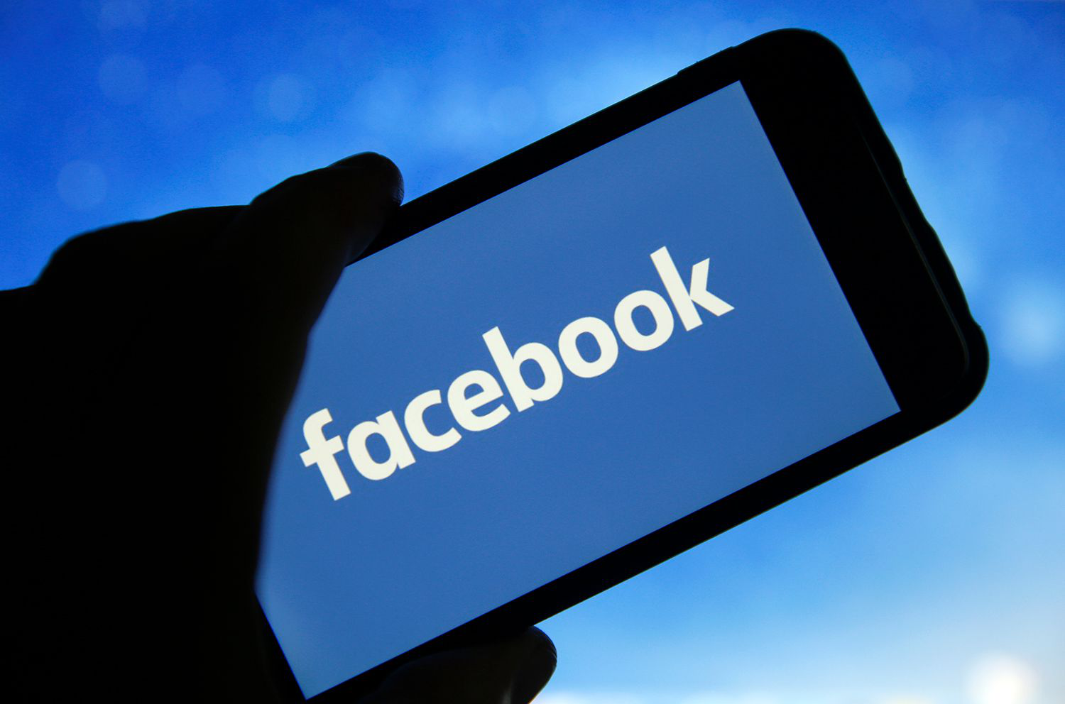 Facebook: хакери виклали у відкритий доступ дані користувачів