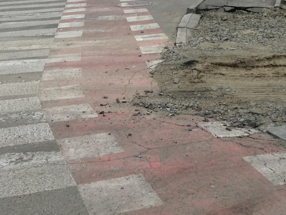 У Луцьку на Рівненській знищили велодоріжку (фотофакт)