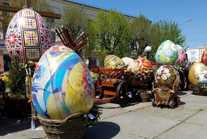 У Володимирі на Великдень планують встановити писанки-гіганти