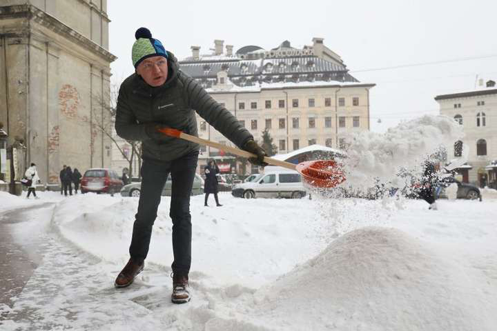 У Луцькраді виділили понад 3 мільйони на прибирання снігу