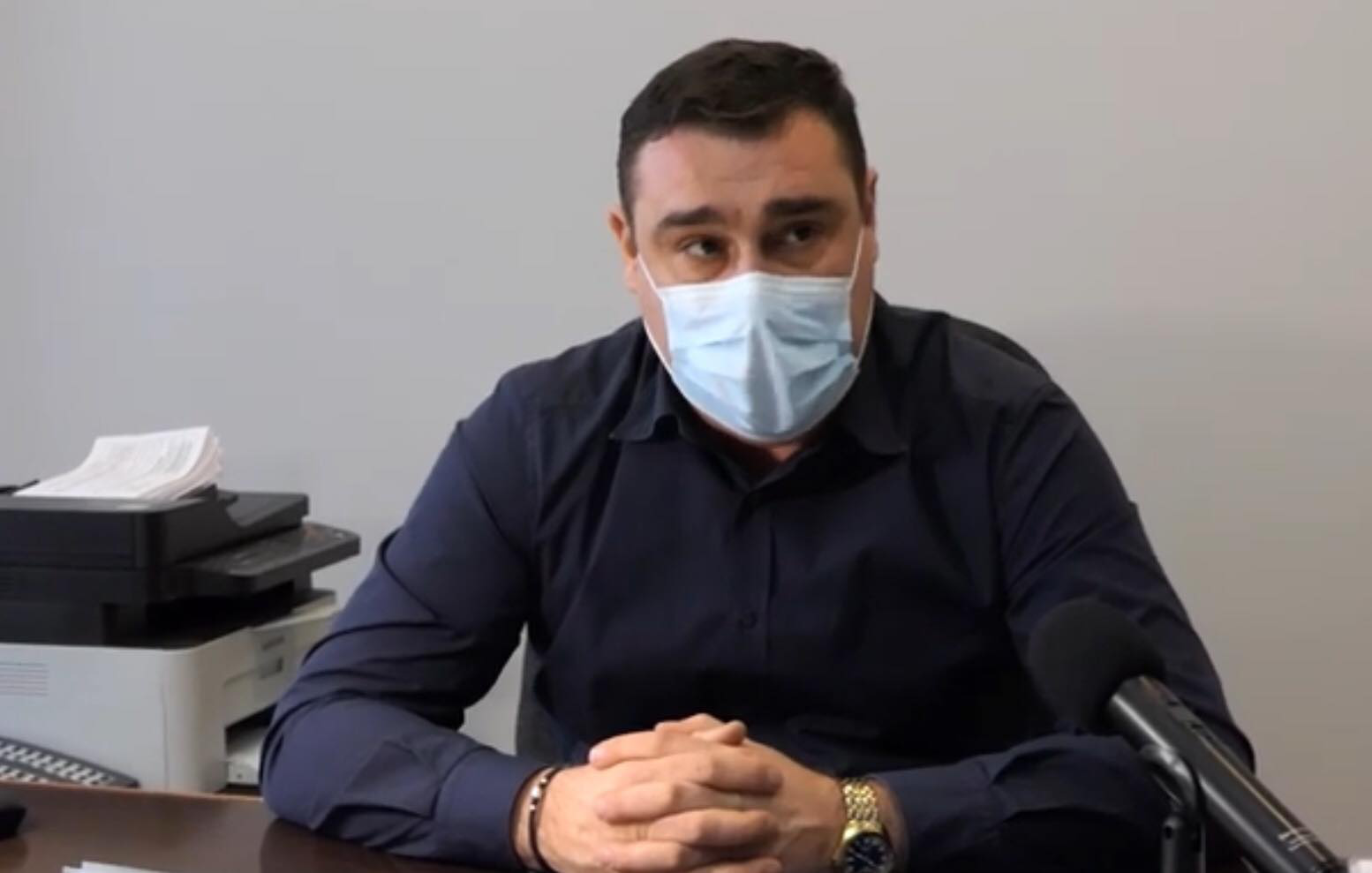 «Боюсь,  ми тих масок не знімемо ніколи», – луцький лікар про пандемію (відео)