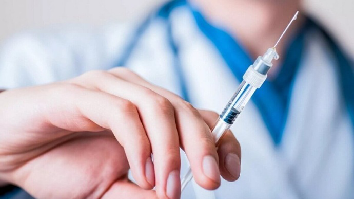 Хто і коли на Волині отримає щеплення від «ковіду» китайською вакциною