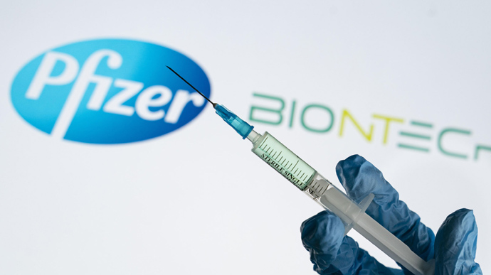 Pfizer і BioNTech подали заявки на застосування їхньої вакцини проти COVID-19 серед підлітків