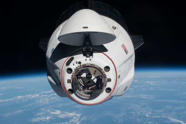Crew Dragon з чотирма астронавтами повернувся на Землю  після 168 днів у космосі