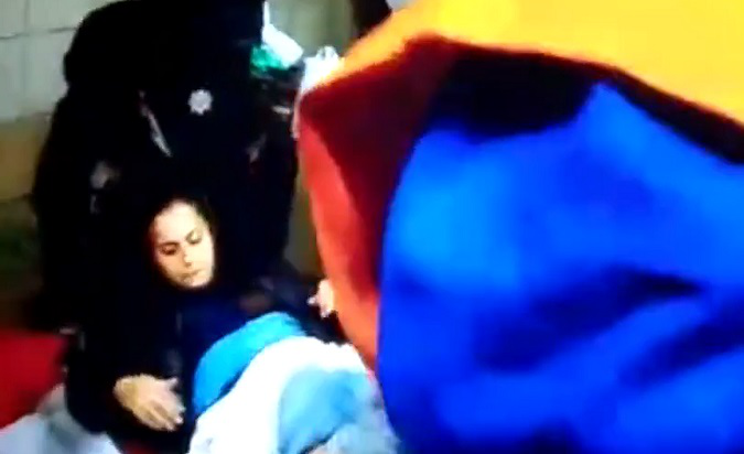23-річна киянка народила хлопчика на станції метро (відео)