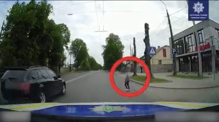 У Луцьку водійка не пропустила дитину на нерегульованому переході (відео)