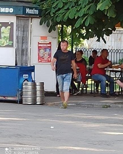 На автостанції у Луцьку чоловік обкрадає людей напідпитку (фото, відео)