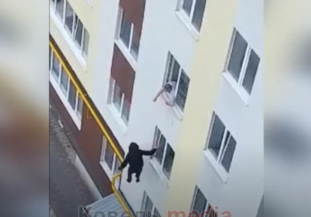 У Ковелі з вікна багатоповерхівки вистрибнув чоловік (відео)
