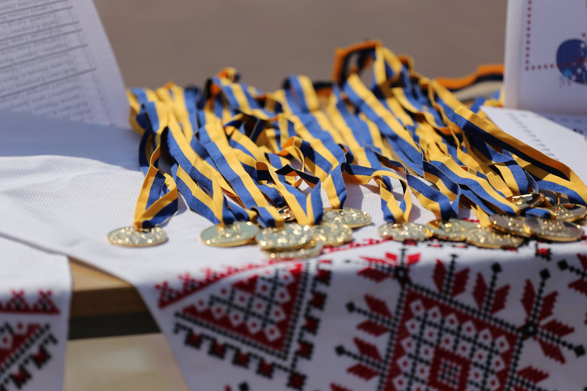 Луцьким випускникам шкіл на Театральному майдані вручатимуть медалі