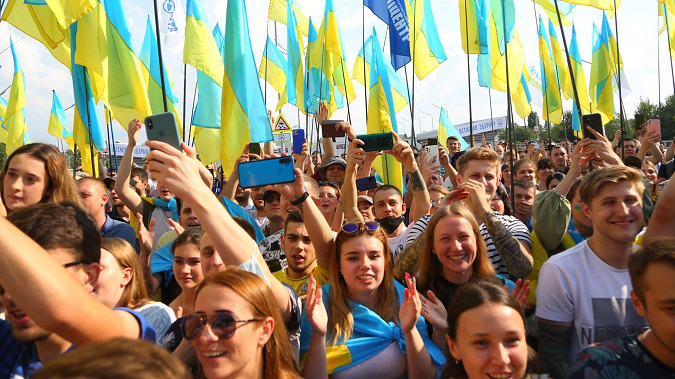 «В Україні немає місця критиці. Є любов», – Сергій Фурса про футбол, політику, референдуми і віру в диво