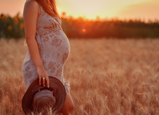 У ЦГЗ дали рекомендації, як вагітним харчуватись  у спеку