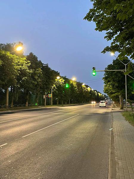 На Набережній в Луцьку облаштували LED-освітлення (фото, відео)