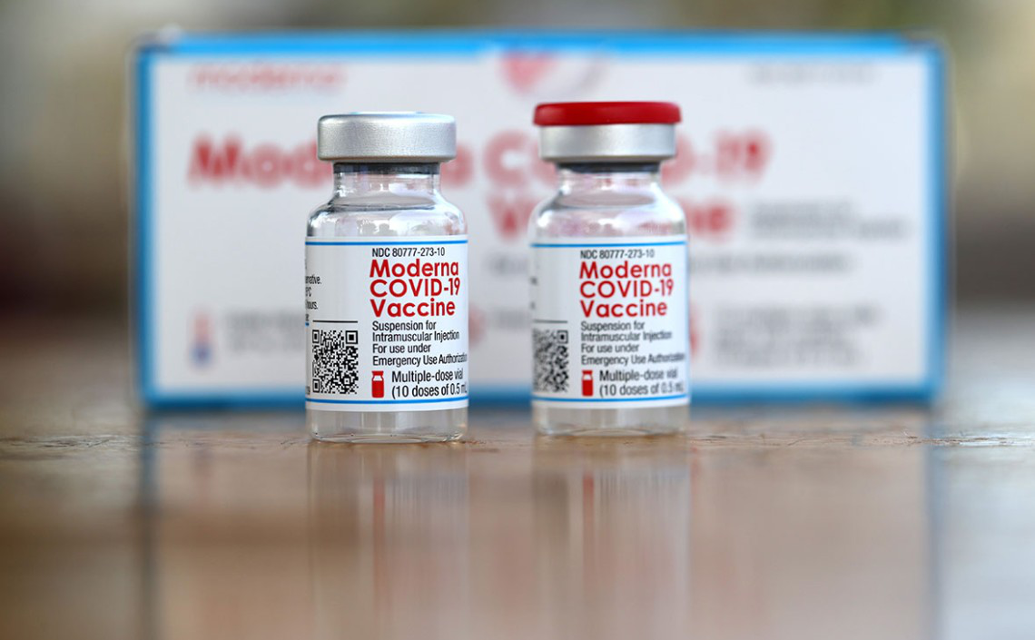В Україну доставили два мільйони доз вакцини Moderna із США